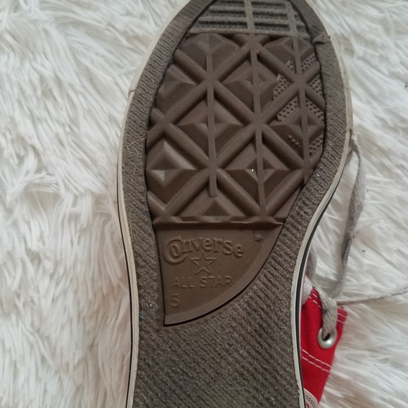 Red Converse - Picture 2 of 7